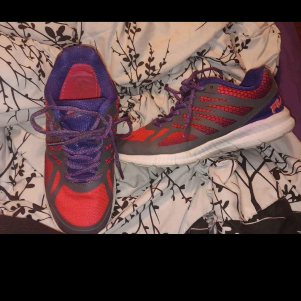 Running Shoes - Picture 3 of 3